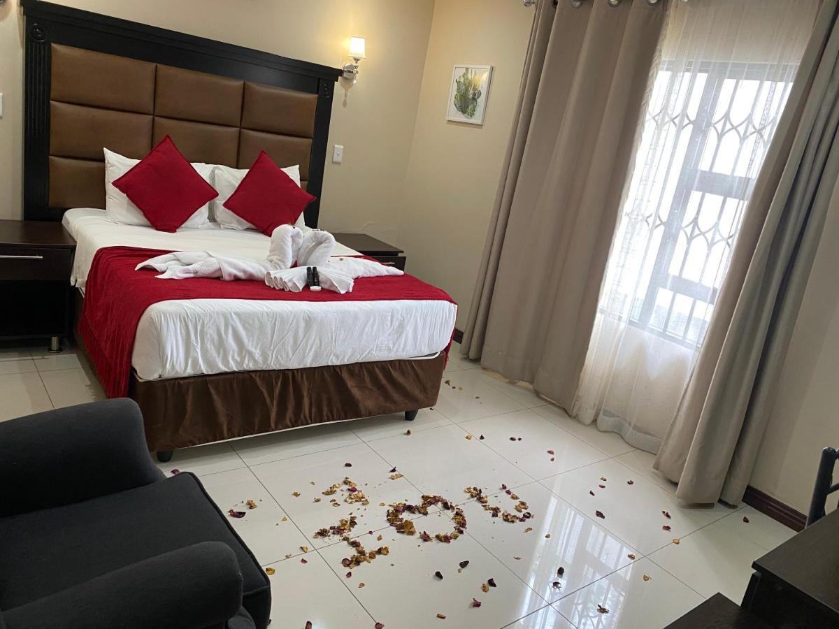 Aqua Stone Guest House Mbombela Exterior photo