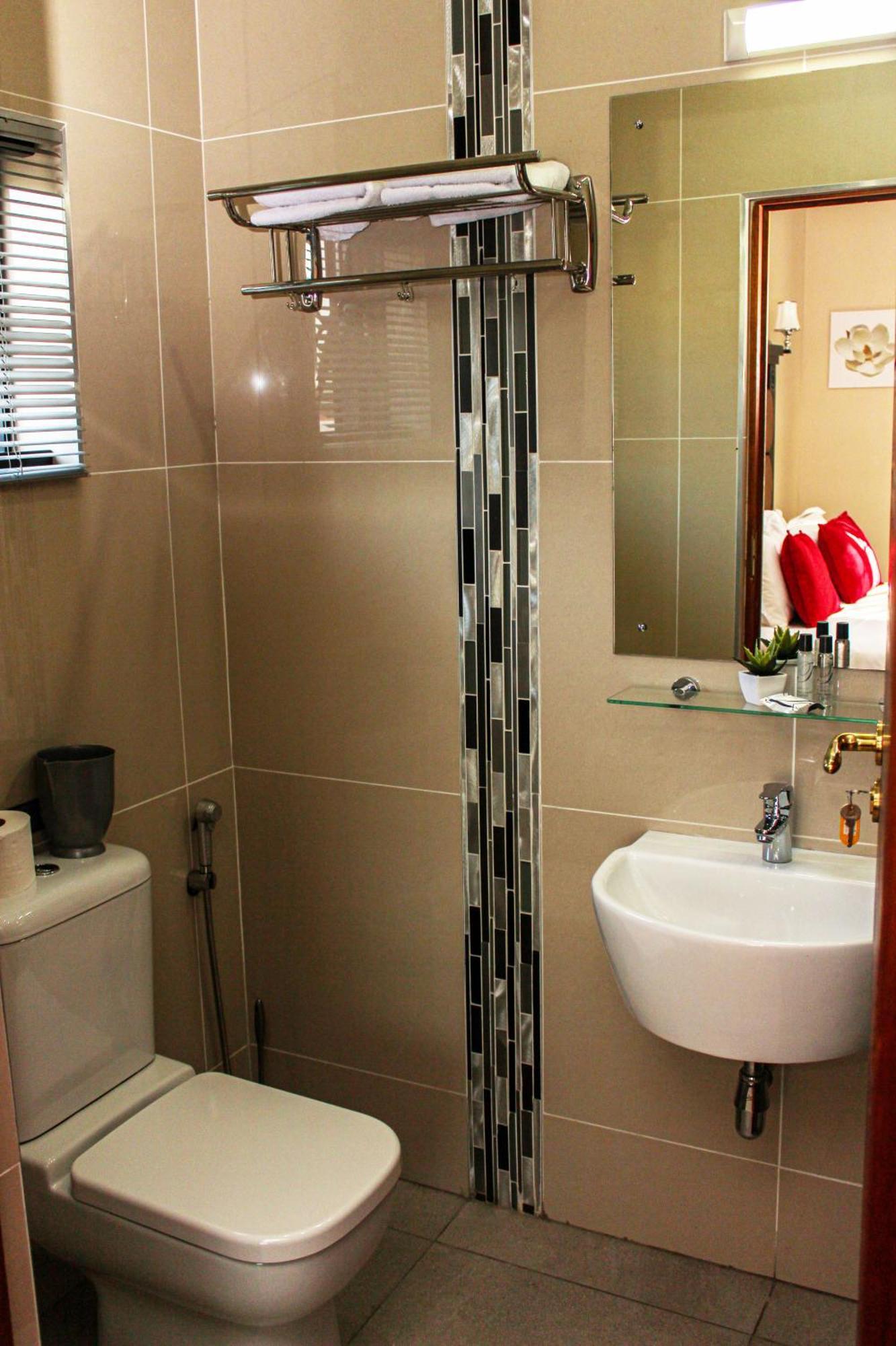 Aqua Stone Guest House Mbombela Exterior photo