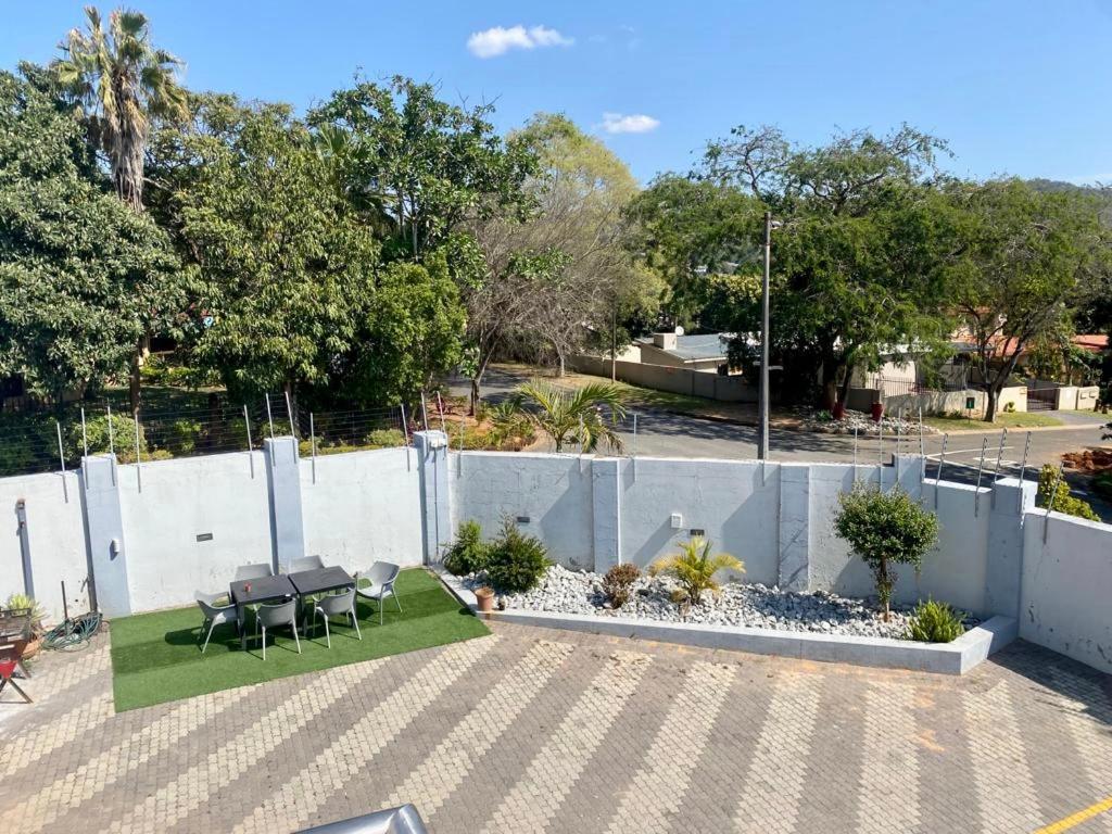 Aqua Stone Guest House Mbombela Exterior photo