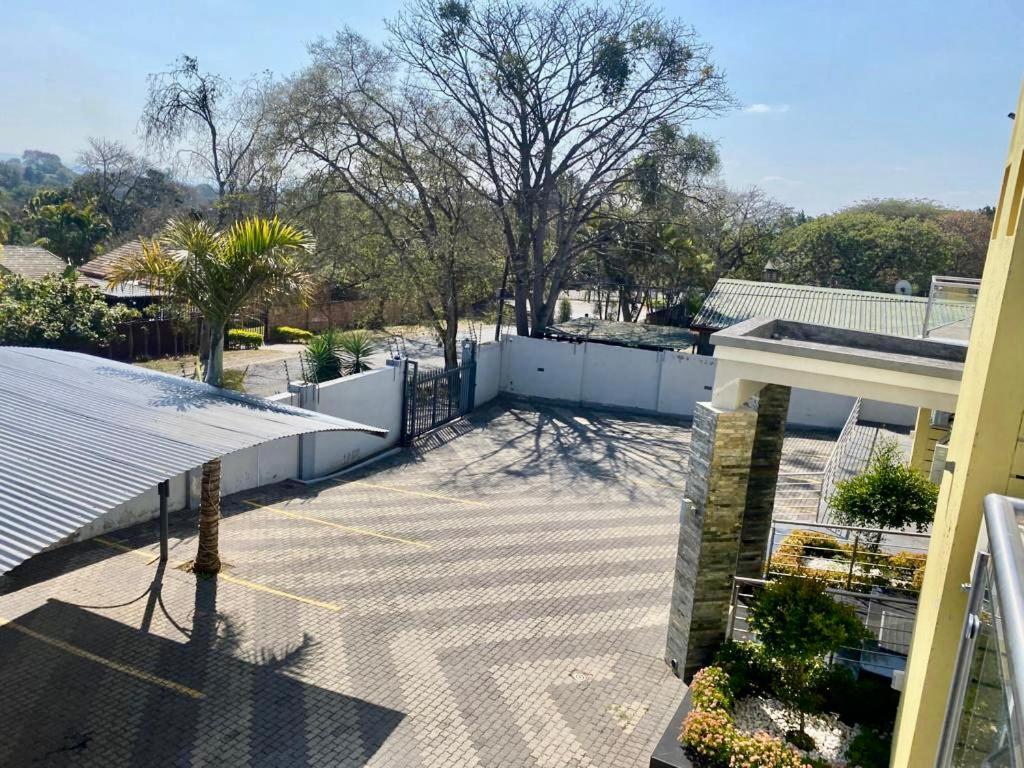 Aqua Stone Guest House Mbombela Exterior photo
