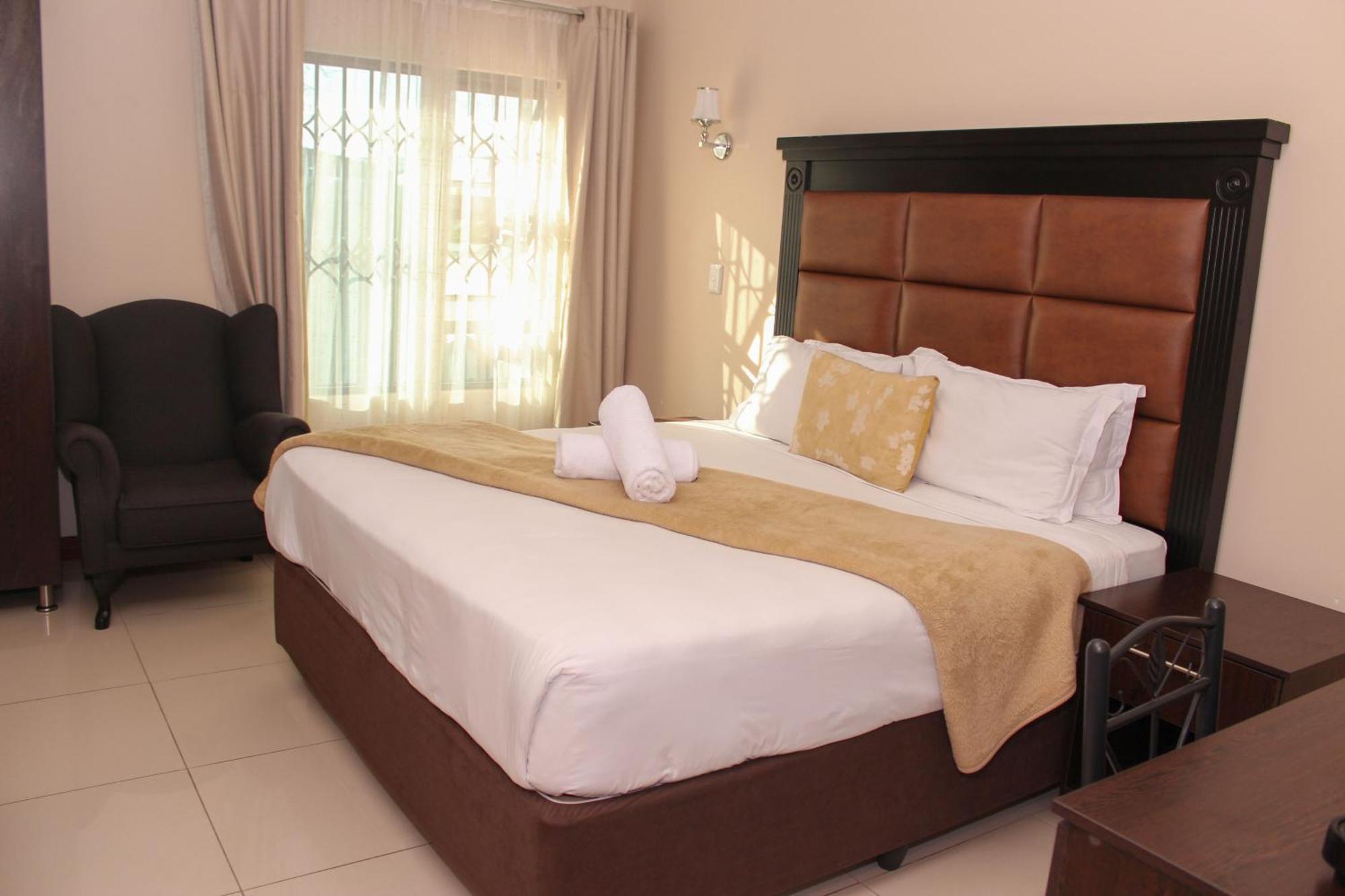 Aqua Stone Guest House Mbombela Exterior photo