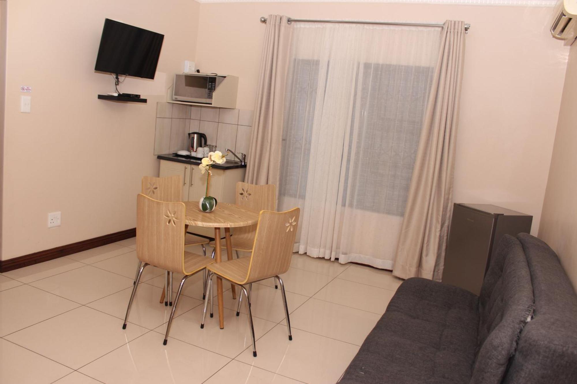 Aqua Stone Guest House Mbombela Exterior photo